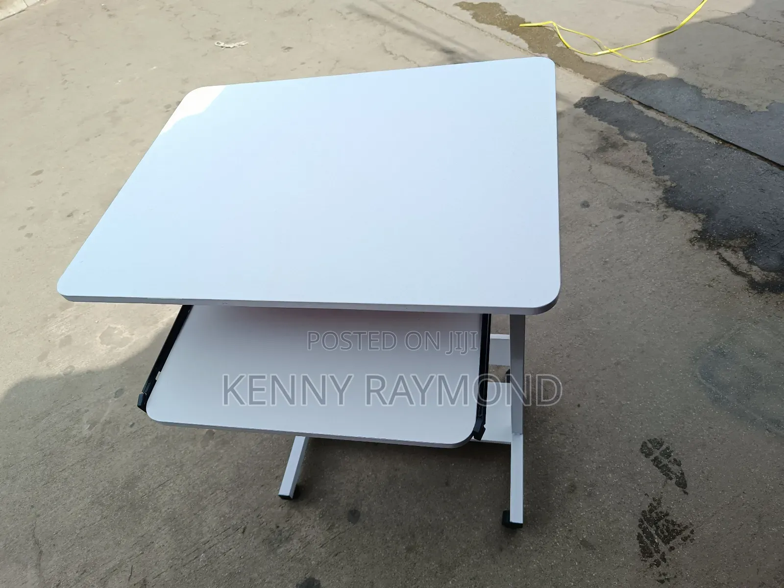 Mobile Computer and Reading Table