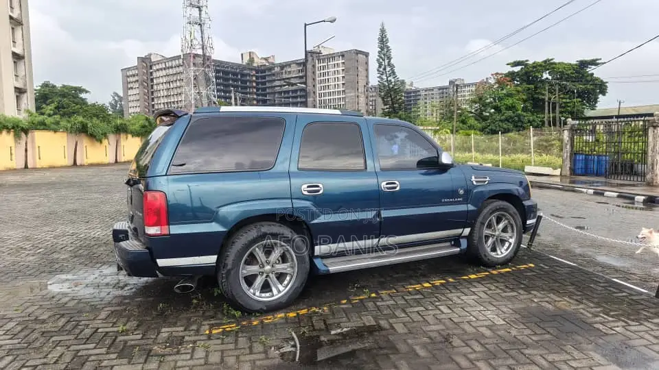 Cadillac Escalade 2005 Blue