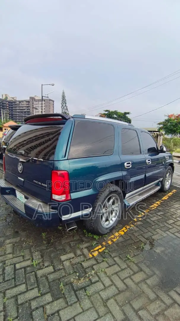 Cadillac Escalade 2005 Blue