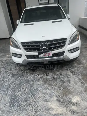 Mercedes-Benz M Class ML350 4MATIC 4dr SUV AWD (3.5L 6cyl 7A) 2014