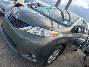 Toyota Sienna 2012 Green