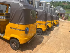TVS King Deluxe Plus iTouch Start 2022 Yellow