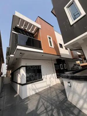 4bdrm Duplex in Chevron for sale