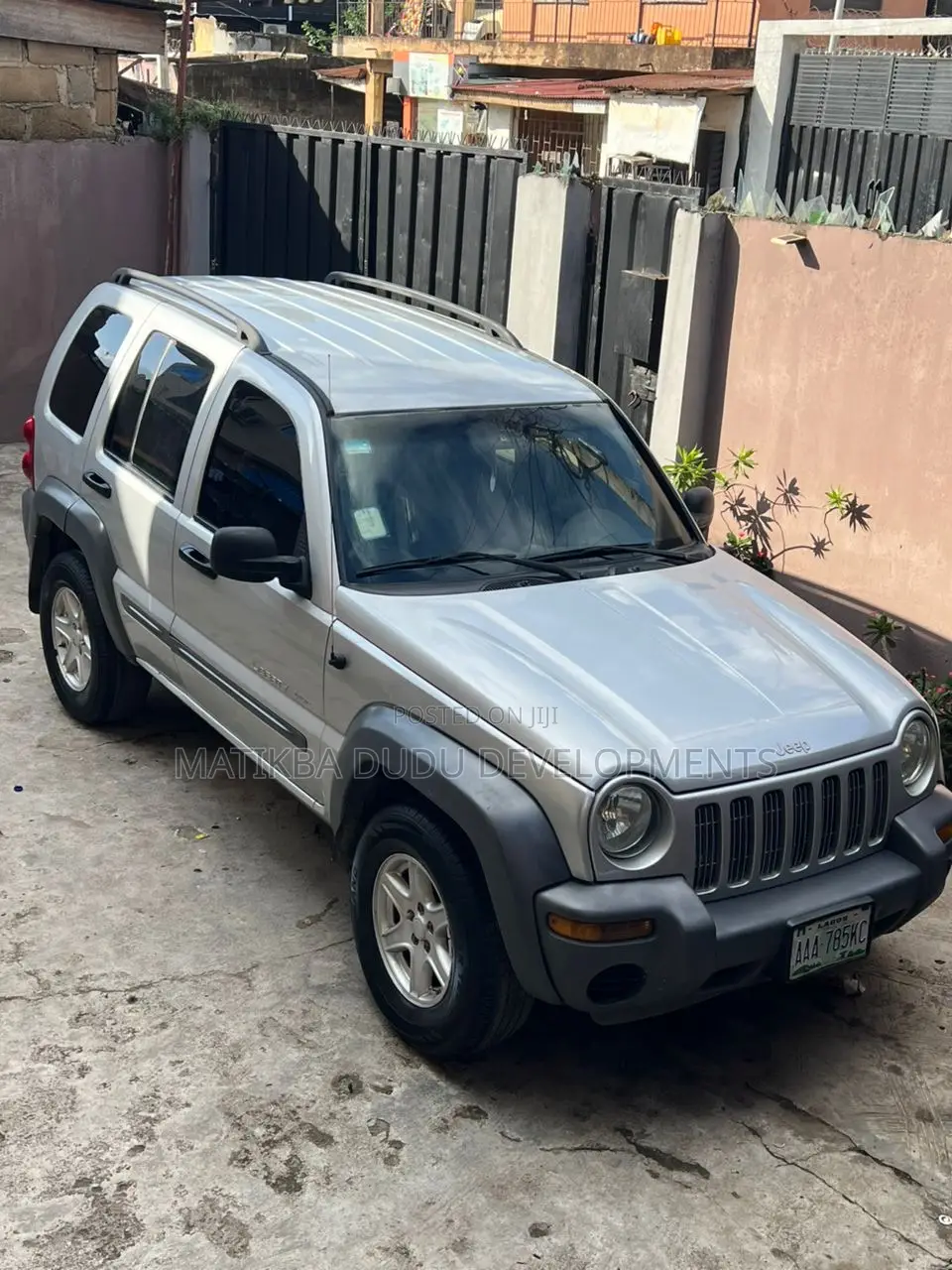 Jeep Liberty 3.7 2003 Gray