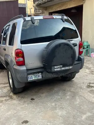 Jeep Liberty 3.7 2003 Gray