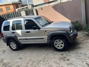 Jeep Liberty 3.7 2003 Gray