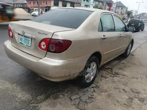 Toyota Corolla 2006 Gold