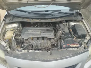 Toyota Corolla Base 4dr Sedan (1.8L 4cyl 5M) 2010 Silver