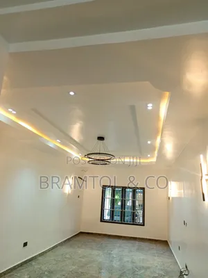 Well Renovated 3 Bedroom on Gfloor for Residence, Airbnb or Office