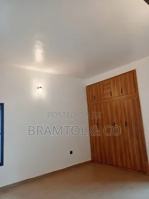 Well Renovated 3 Bedroom on Gfloor for Residence, Airbnb or Office