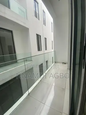 2bdrm Apartment in Lekki Phase 1 for rent