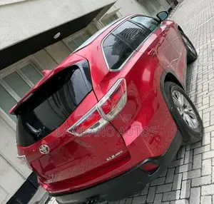 Toyota Highlander 2017 Red