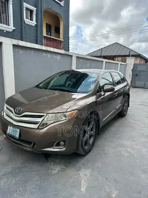 Toyota Venza AWD 2012 Brown