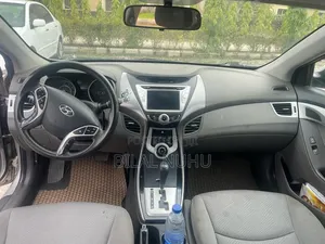 Hyundai Elantra 2015 Silver