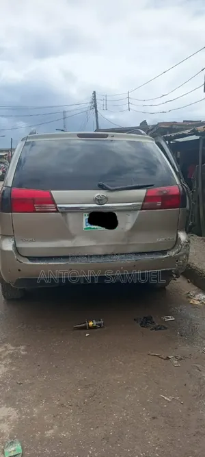 Toyota Sienna CE 2005 Gold