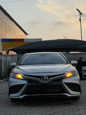 Toyota Camry SE FWD 2020 Gray