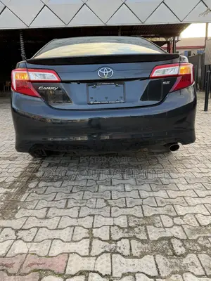 Toyota Camry SE 4dr Sedan w/Prod. End 11/13 (2.5L 4cyl 6A) 2014 Black