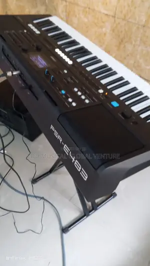 Yamaha Keyboard PSR 483