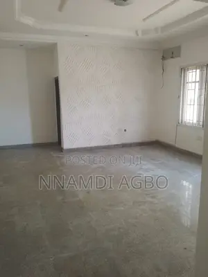 2bdrm Apartment in Lekki Phase 1 for rent