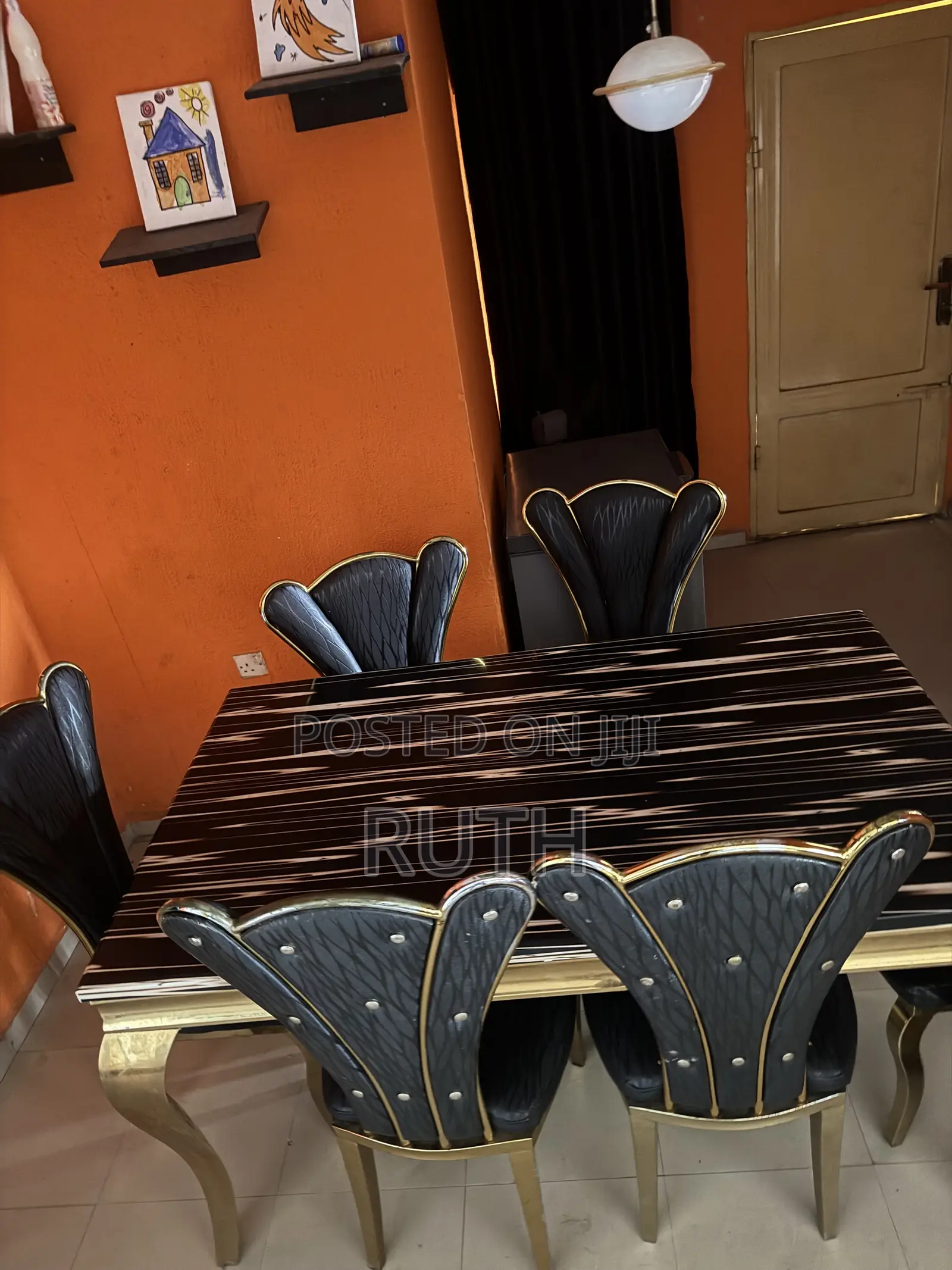 Dinning Table