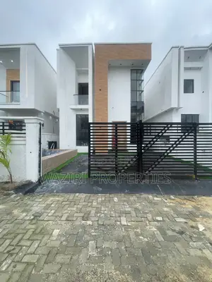 4bdrm Duplex in Chevron for sale