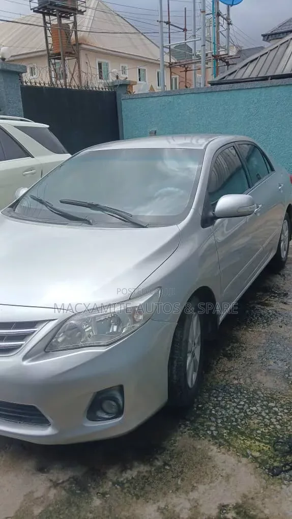 Toyota Corolla 2012 Silver