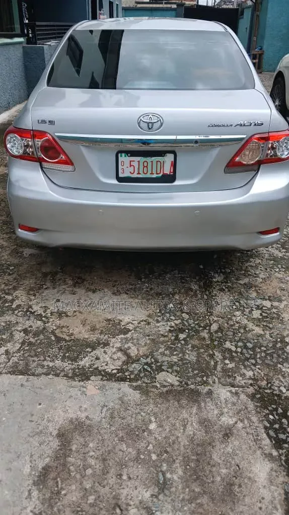 Toyota Corolla 2012 Silver
