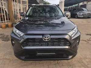 Toyota RAV4 XLE AWD 2020 Green