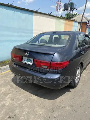 Honda Accord Automatic 2005 Gray