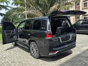 Toyota Land Cruiser 4.5 V8 VXR 2012 Black