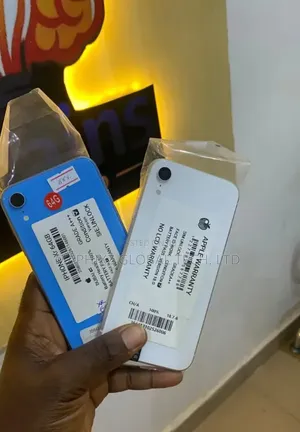 Apple iPhone XR 64 GB White