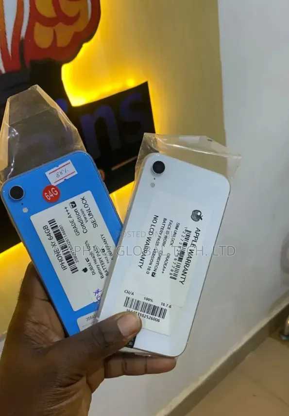 Apple iPhone XR 64 GB White