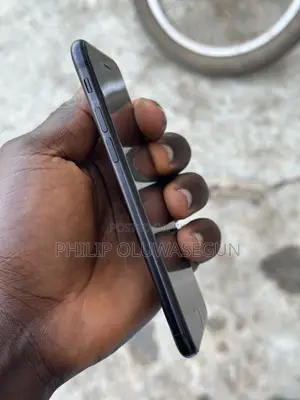 Apple iPhone 7 32 GB Black