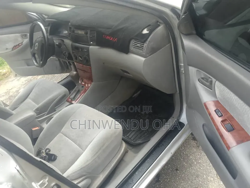 Toyota Corolla 2004 Silver