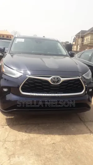 Toyota Highlander 2021 Blue
