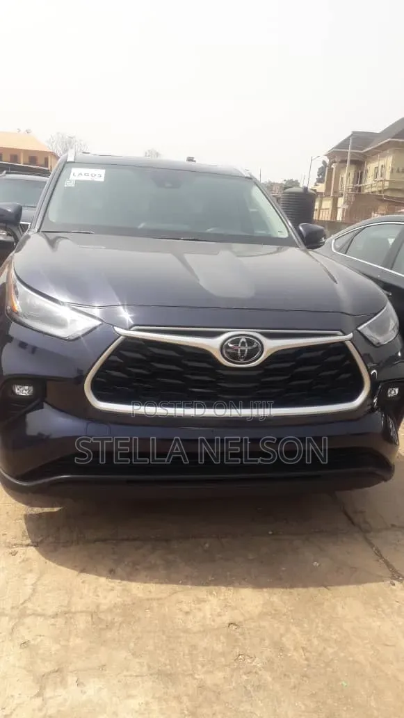 Toyota Highlander 2021 Blue