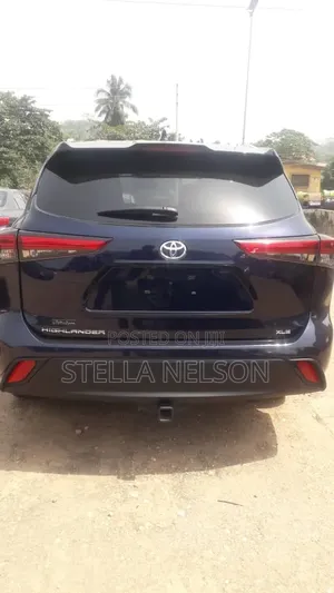 Toyota Highlander 2021 Blue