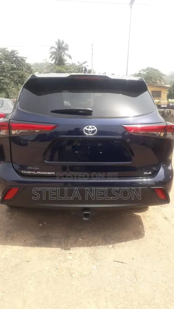 Toyota Highlander 2021 Blue