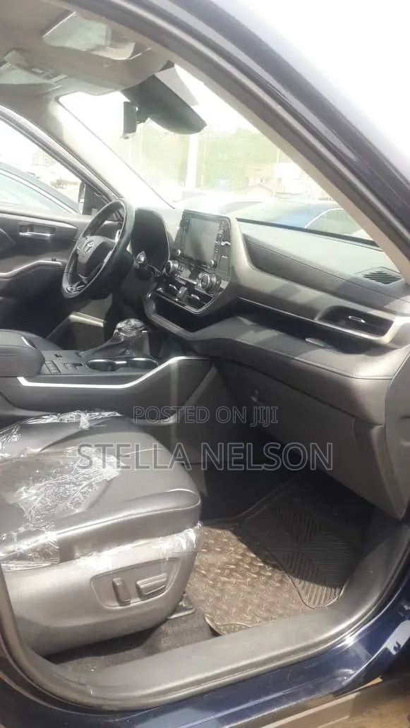 Toyota Highlander 2021 Blue