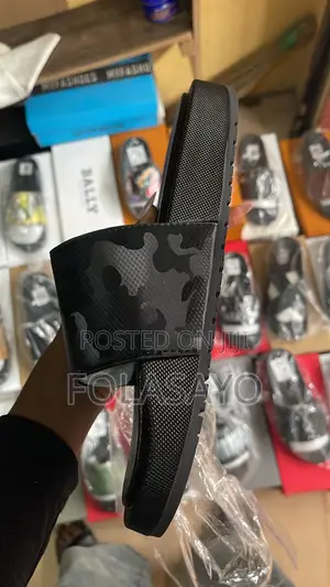 Fully Boxed Cartoon Slide (Size 39-46)