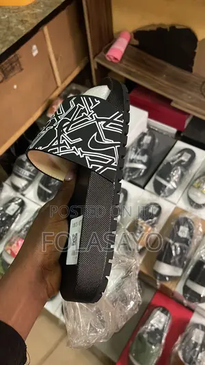 Fully Boxed Cartoon Slide (Size 39-46)