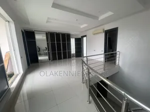 5bdrm Duplex in Banana Island for rent