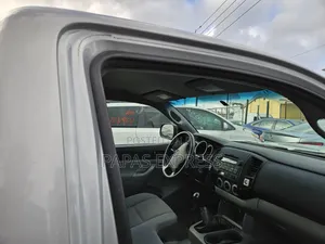 Toyota Tacoma 2011 Silver
