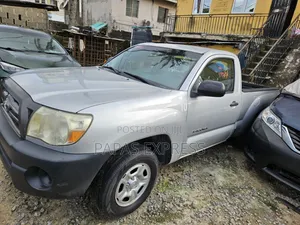 Toyota Tacoma 2011 Silver