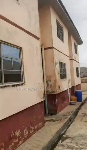 9bdrm Block of Flats in Iwo Road Academy, Ibadan for sale