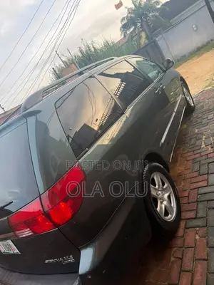 Toyota Sienna 2004 Blue
