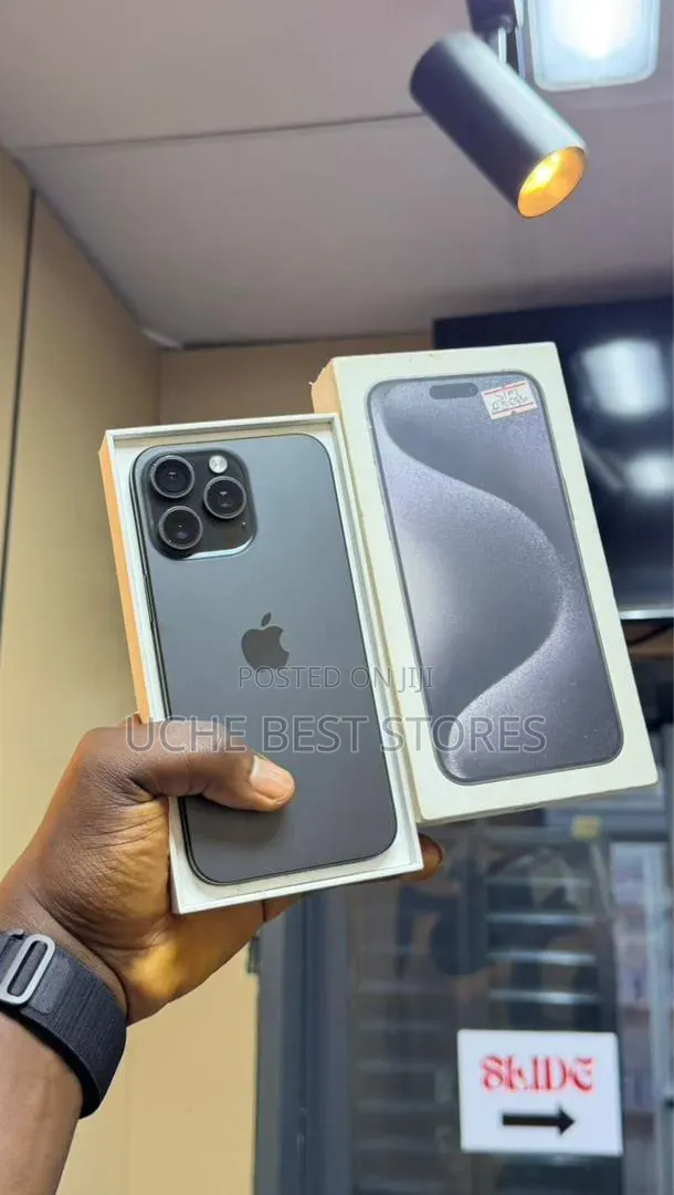New Apple iPhone 15 Pro Max 256 GB Black