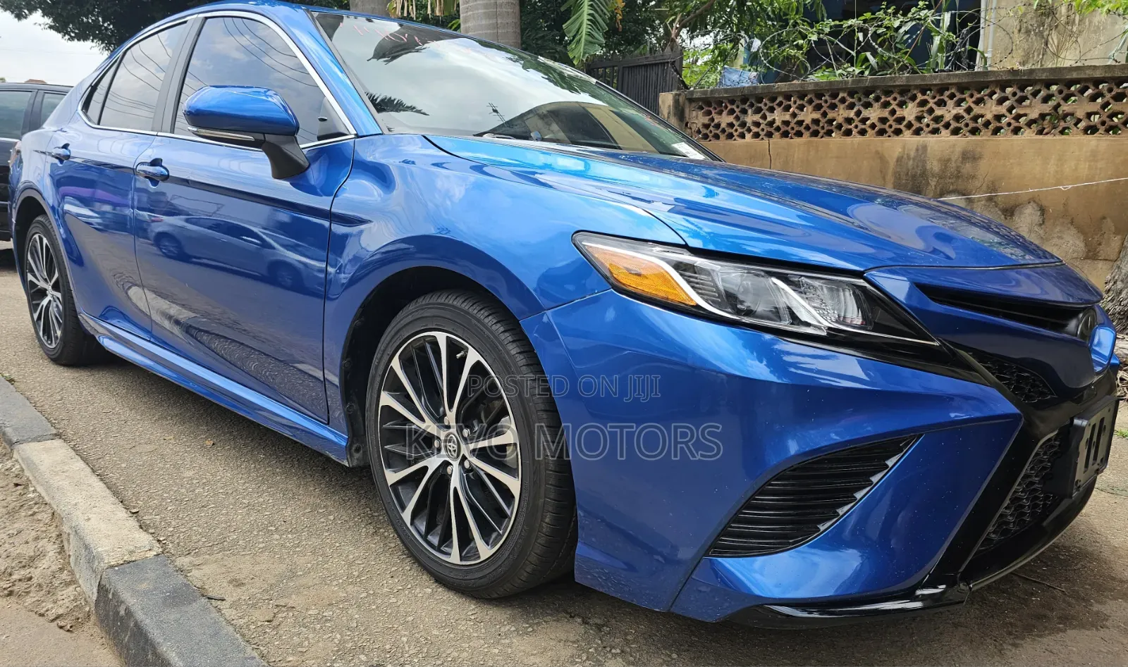 Toyota Camry 2019 Blue