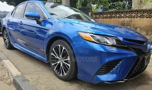 Toyota Camry 2019 Blue