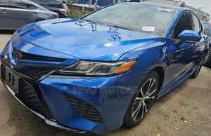 Toyota Camry 2019 Blue